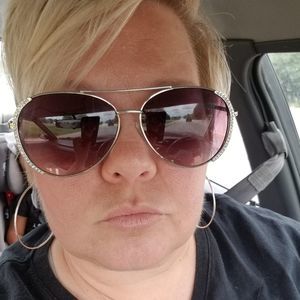 Meet your Posher, Missy